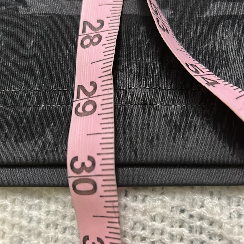 Under Armour Men’s Shirt
Size XL - Picture 8 of 8